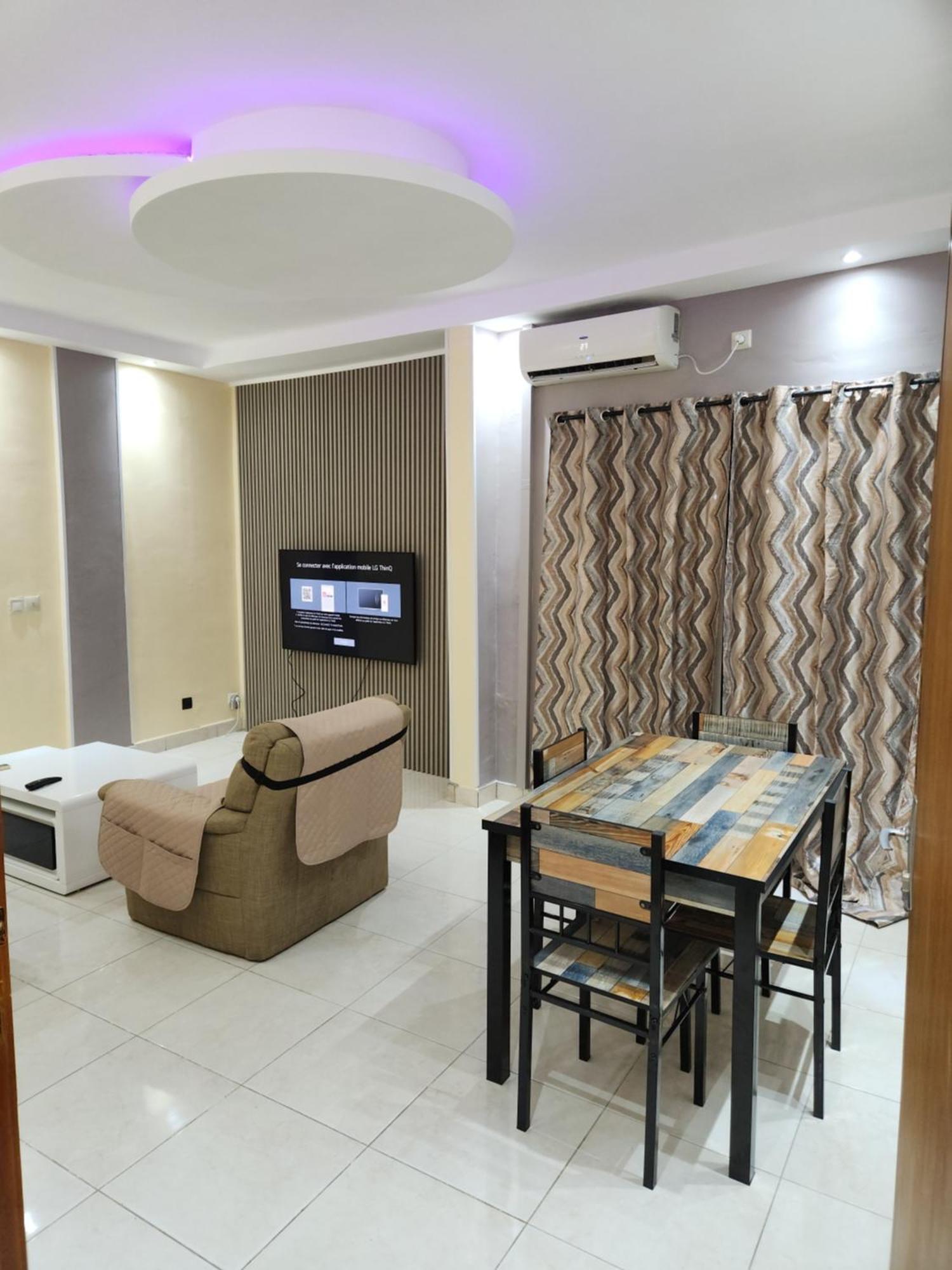 Appartement Meuble 1Ch 2E Ch Dispo Avec Un Supplement E1D à Douala Extérieur photo